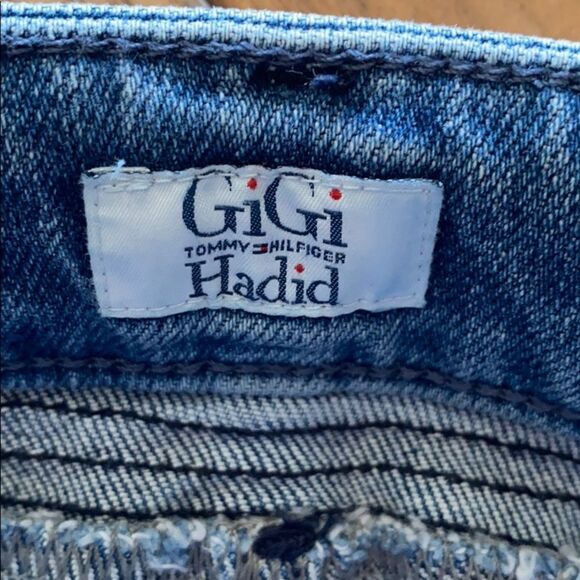 G HADID FOR TH ‘VENICE’ NWOT Distressed Capri JEANS. LIMITED RELEASE!! SIZE 26 - Picture 6 of 13